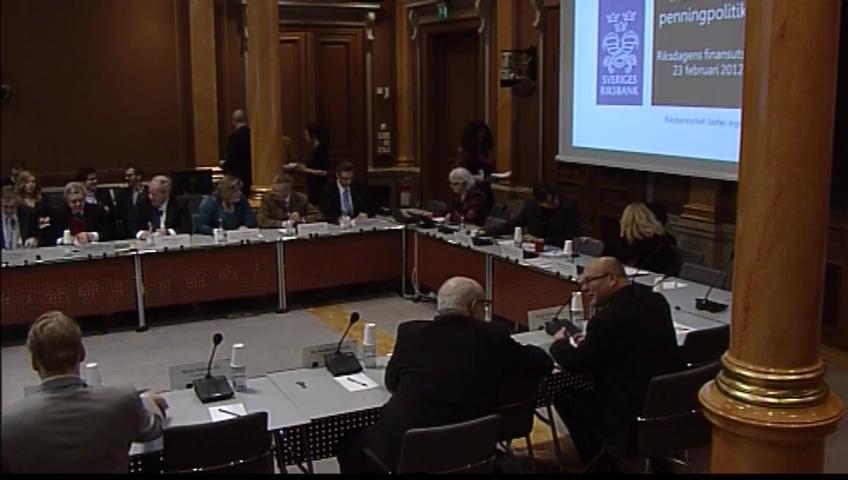 Stillbild från Öppen utfrågning, Penningpolitiken