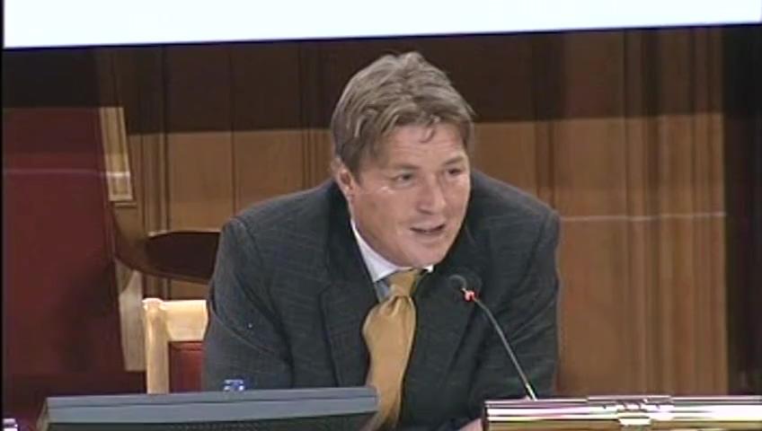 Stillbild från Öppen utfrågning, Organiserad brottslighet