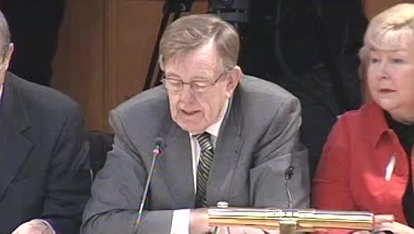 Stillbild från Öppen utfrågning, Regeringens handläggning av naturkatastrofen i Sydostasien