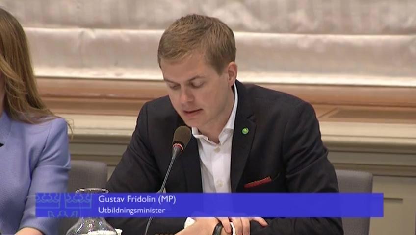 Stillbild från Öppen utfrågning, KU-utfrågning med utbildningsminister Gustav Fridolin (MP)