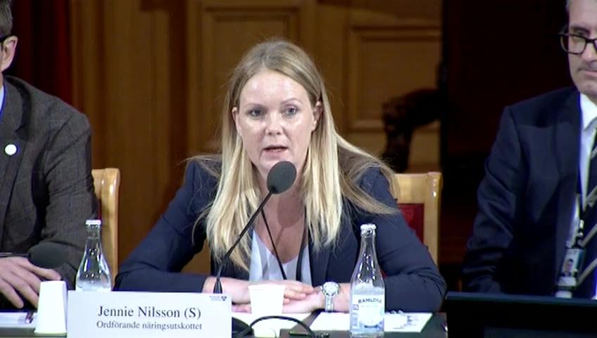 Stillbild från Öppen utfrågning, Öppen utfrågning om internationell handel