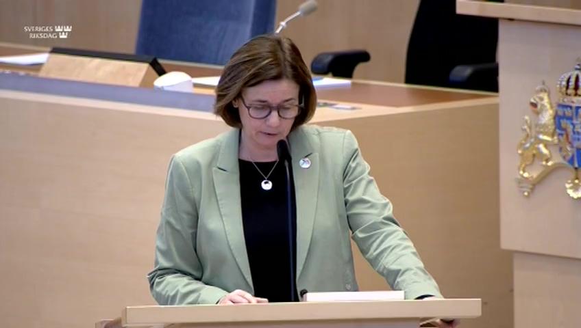 Stillbild från Interpellationsdebatt, Ändringar i miljöbalken