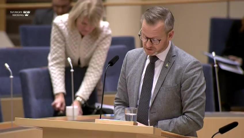 Stillbild från Interpellationsdebatt, Utökade taxikontroller