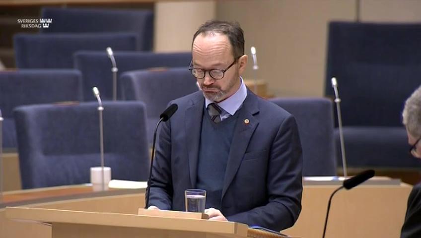 Stillbild från Interpellationsdebatt, Ytterligare dispens för yrkesförarkompetens