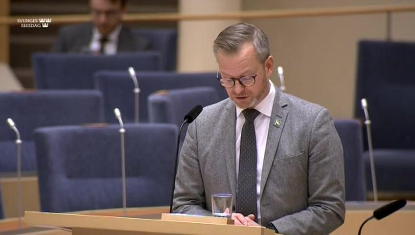 Stillbild från Interpellationsdebatt, Medborgarnas förtroende för den svenska strategin 