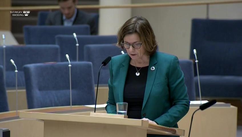 Stillbild från Interpellationsdebatt, Flyttning av båtar och skrotbåtar