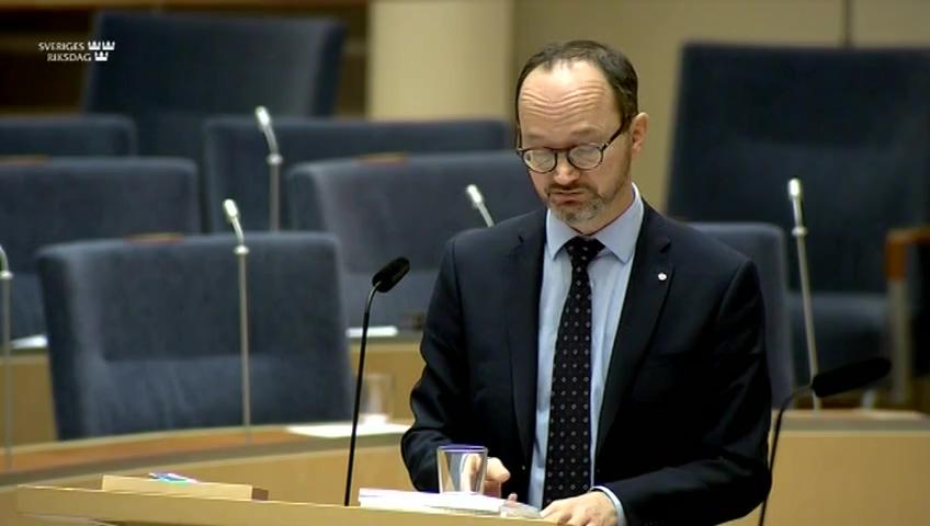 Stillbild från Interpellationsdebatt, Milt väder som försämrar vägarnas skick