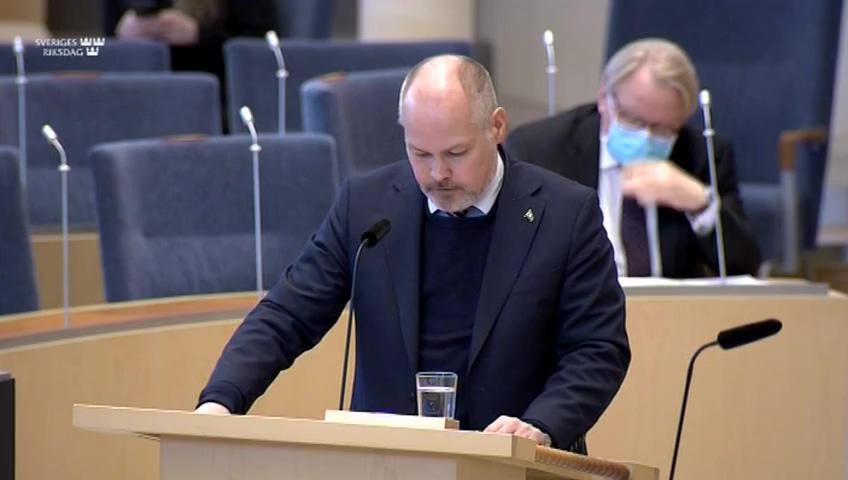 Stillbild från Interpellationsdebatt, Kortare straff för brottslingar som förlorar jobbet