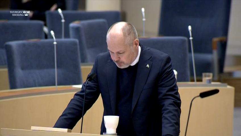 Stillbild från Interpellationsdebatt, Brottslighet kopplad till personlig assistans