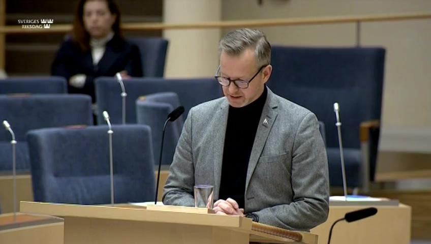 Stillbild från Interpellationsdebatt, Andningsmasker