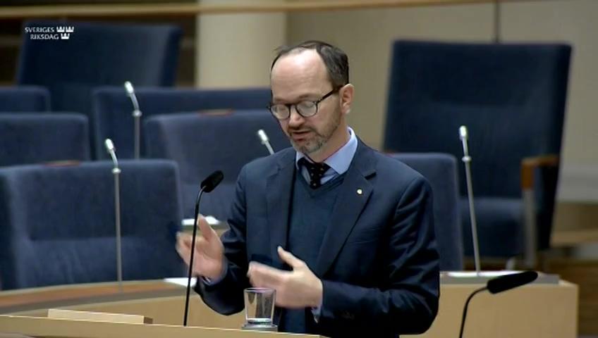Stillbild från Interpellationsdebatt, Sänkta banavgifter för järnvägen