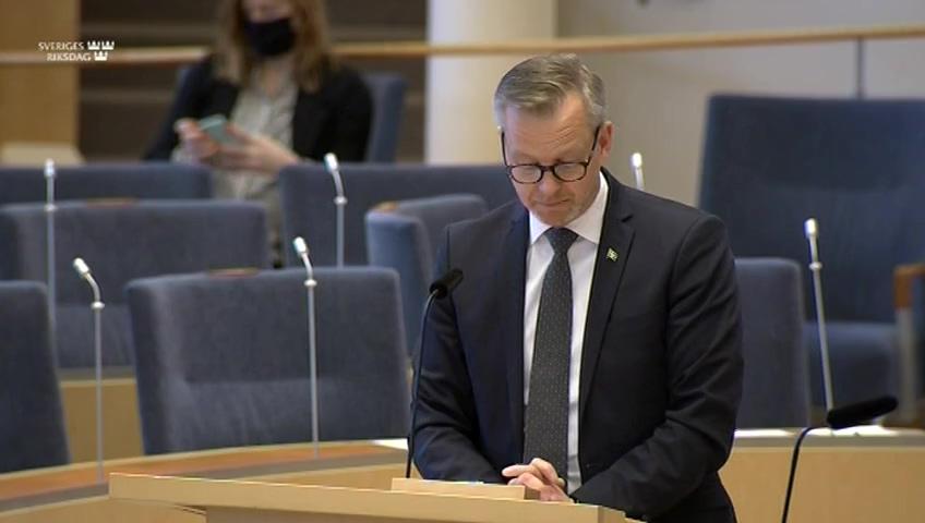 Stillbild från Interpellationsdebatt, Bombdåd och bilbränder