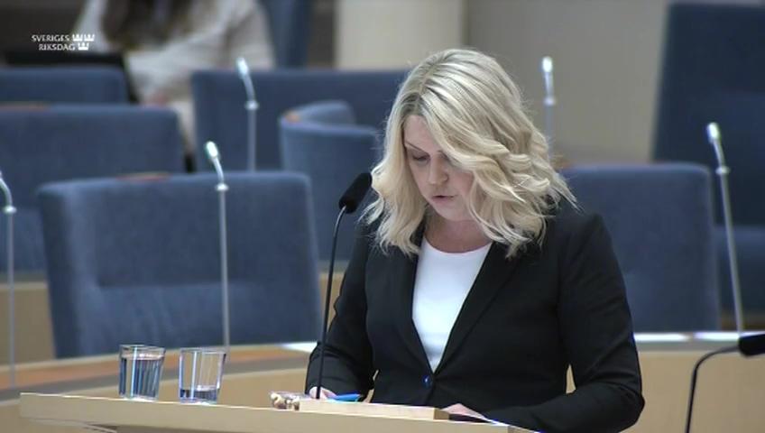 Stillbild från Interpellationsdebatt, Skyddat boende för barn