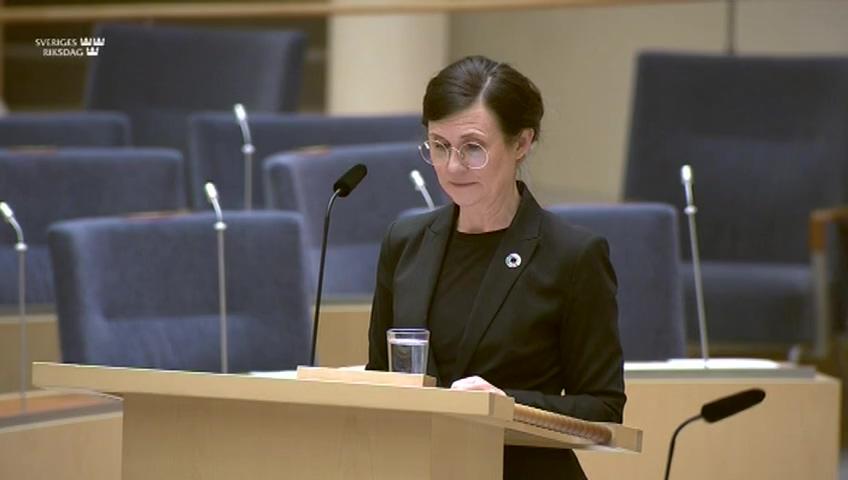 Stillbild från Interpellationsdebatt, Identitetspolitisk diskriminering