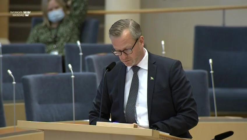 Stillbild från Interpellationsdebatt, Områdespoliser i alla kommuner