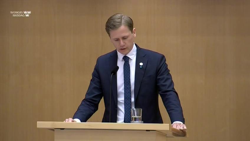 Stillbild från Debatt om förslag, Riksrevisionens rapporter om stödet till kommuner för ökat bostadsbyggande och om stöd till renovering och energieffektivisering