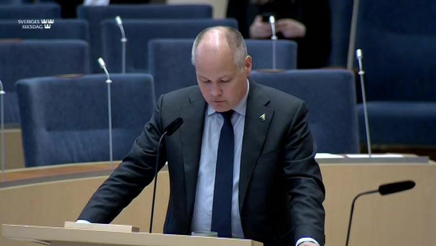 Stillbild från Interpellationsdebatt, Uteblivna utvisningar