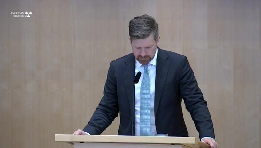 Stillbild från Debatt om förslag, Kamerabevakning i kollektivtrafik och apotek - ett enklare förfarande