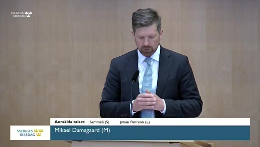 Stillbild från Debatt om förslag, Ett effektivare informationsutbyte mellan polis och socialtjänst vid samverkan mot terrorism