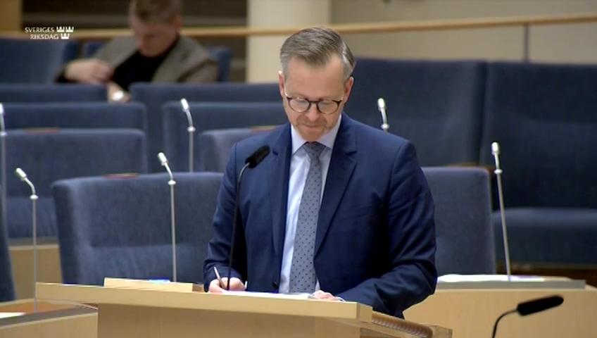 Stillbild från Interpellationsdebatt, Avskaffande av krav på danstillstånd