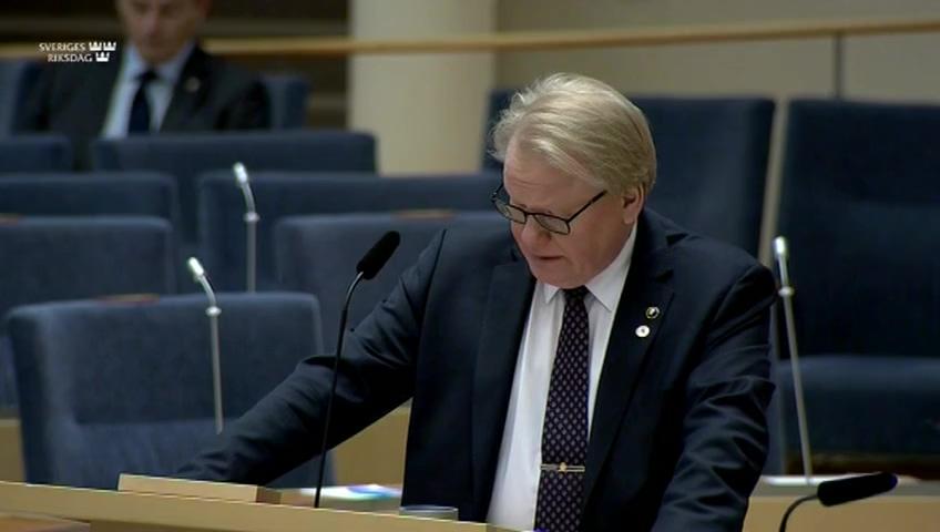 Stillbild från Interpellationsdebatt, Flygvapnets skolflygplan