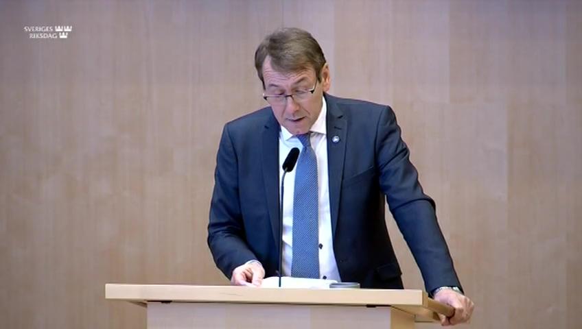 Stillbild från Debatt om förslag, Reglering av vapenmagasin