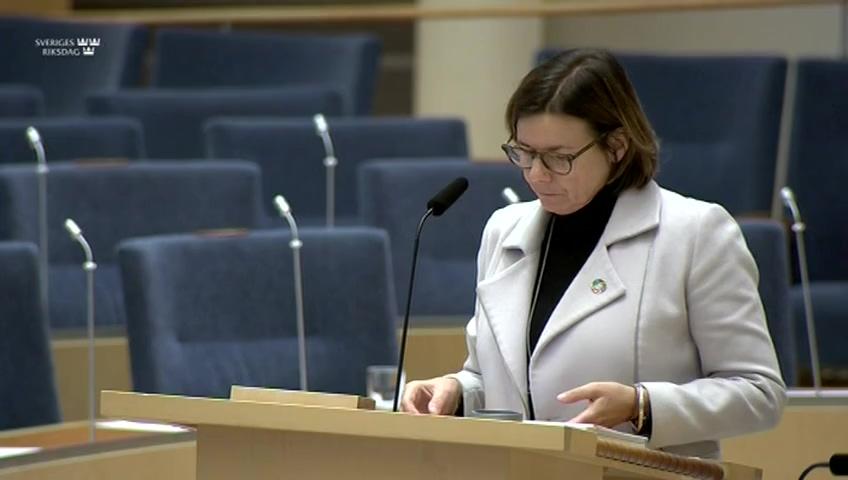 Stillbild från Interpellationsdebatt, Dumpade gifttunnor