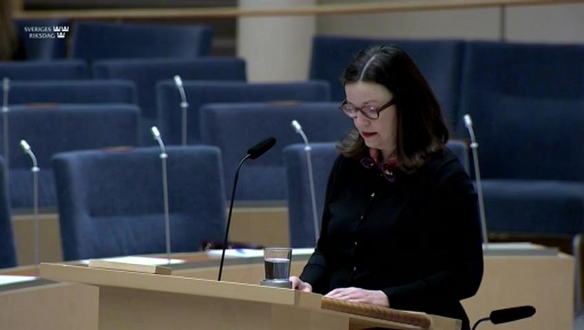 Stillbild från Interpellationsdebatt, Religiös propaganda som läromedel