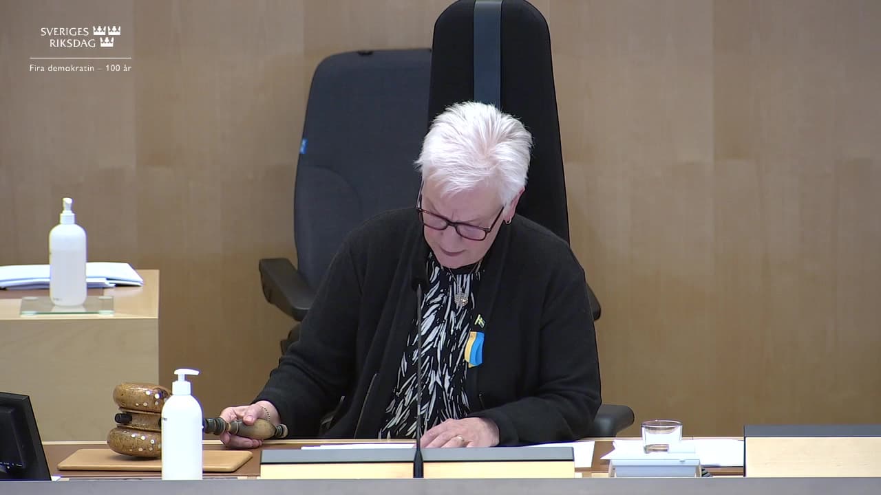 Stillbild från Beslut, Beslut
