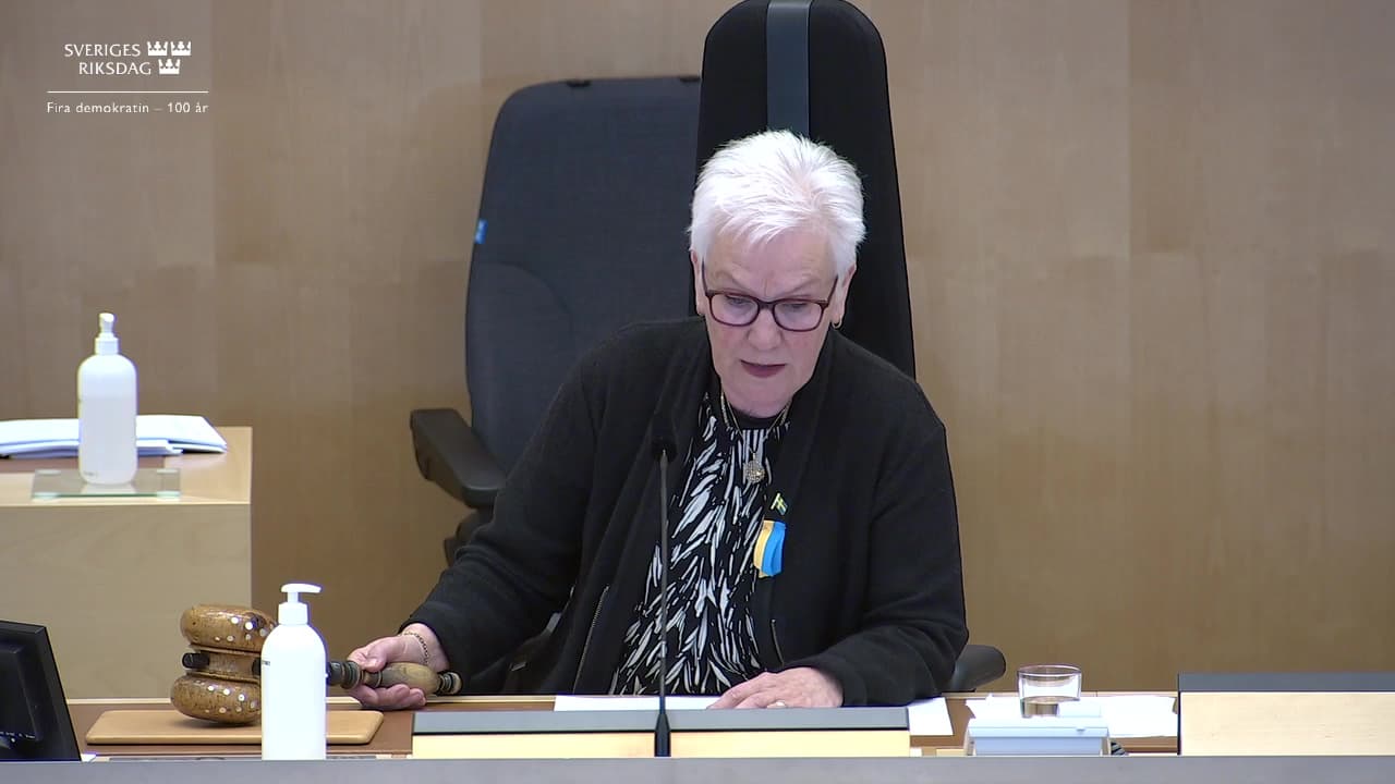 Stillbild från Beslut, Beslut