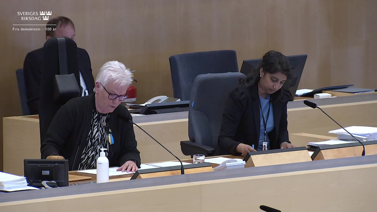 Stillbild från Beslut, Beslut