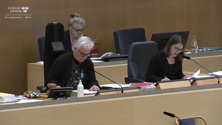 Stillbild från Beslut, Beslut