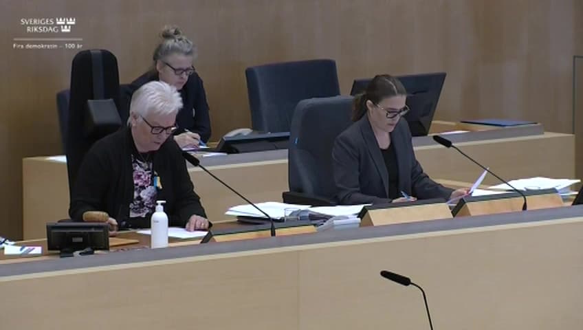 Stillbild från Beslut, Beslut