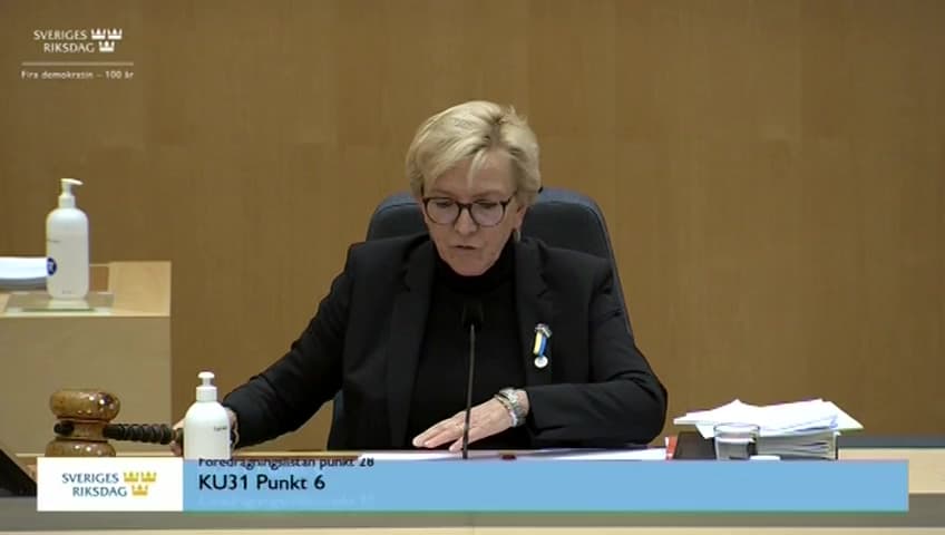 Stillbild från Beslut, Beslut