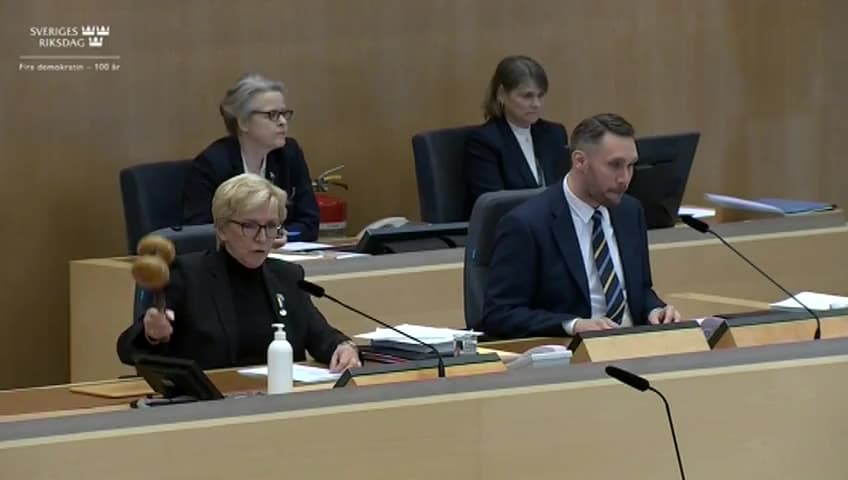 Stillbild från Beslut, Beslut