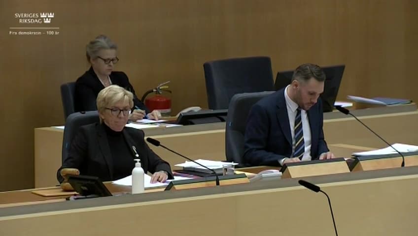 Stillbild från Beslut, Beslut