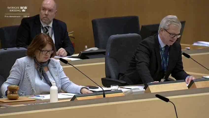 Stillbild från Beslut, Beslut