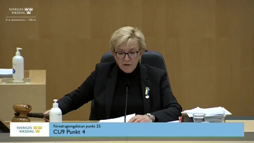 Stillbild från Beslut, Beslut
