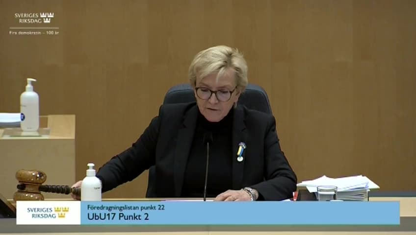Stillbild från Beslut, Beslut