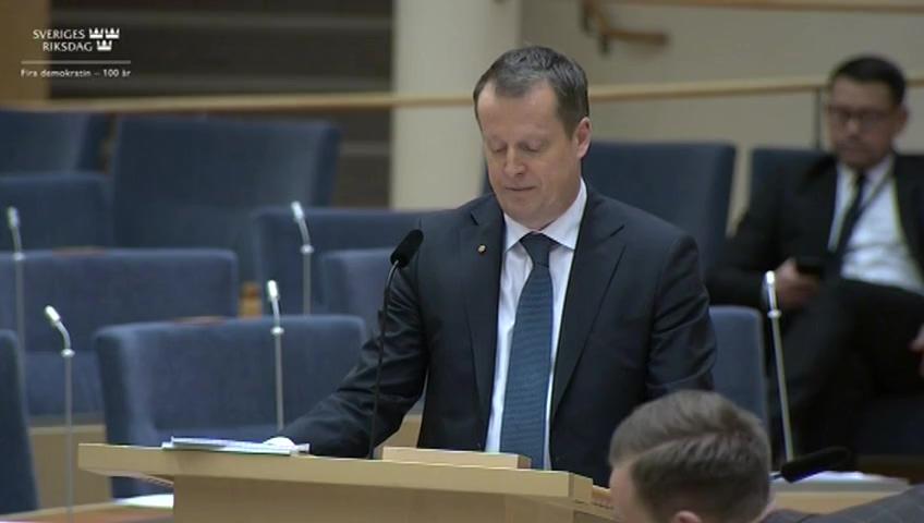 Stillbild från Interpellationsdebatt, Uteblivna utvisningar