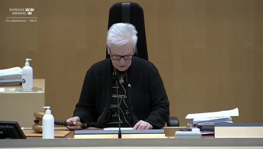 Stillbild från Beslut, Beslut