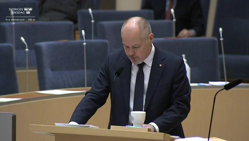 Stillbild från Interpellationsdebatt, Skadestånd vid brott