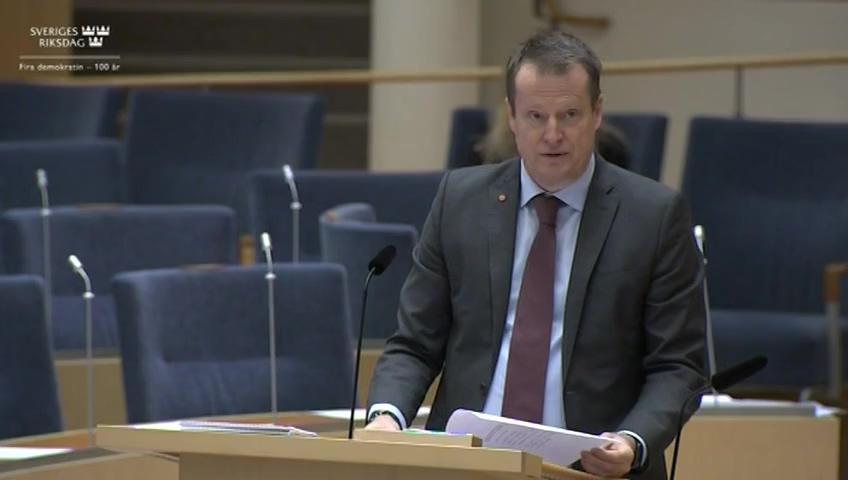 Stillbild från Interpellationsdebatt, Utlokalisering av asylsystemet enligt dansk modell