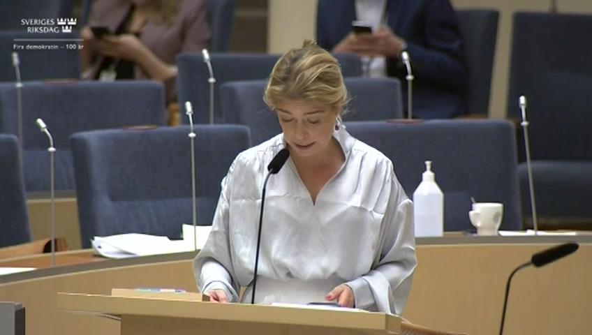 Stillbild från Interpellationsdebatt, Dumpade gifttunnor