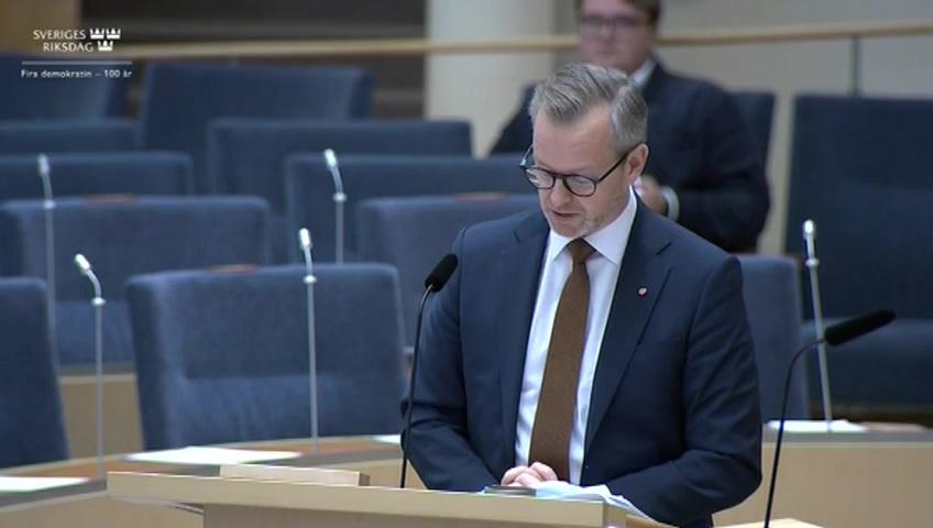Stillbild från Interpellationsdebatt, Överskottsmålets avskaffande