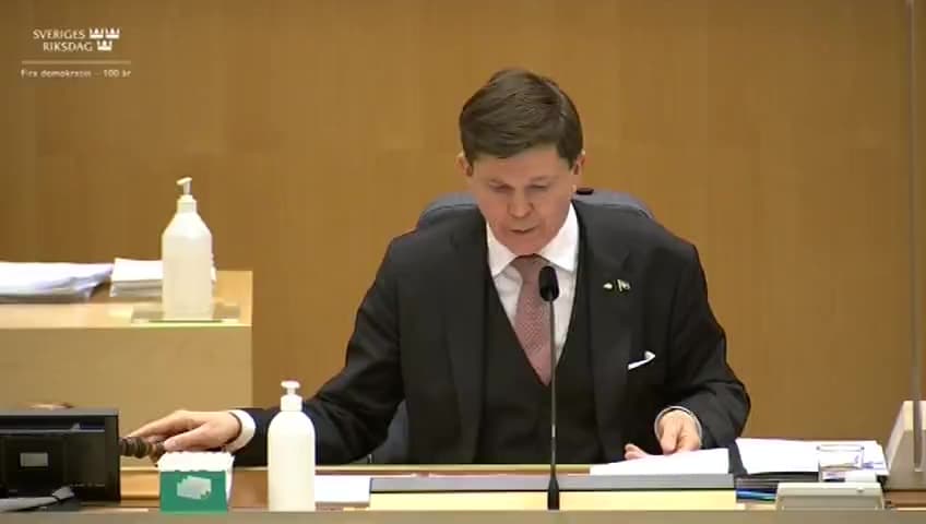 Stillbild från Beslut, Beslut