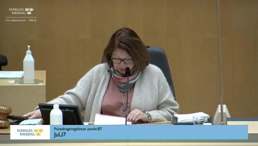 Stillbild från Debatt om förslag, Utökade möjligheter att avgöra mål på handlingarna i allmän domstol