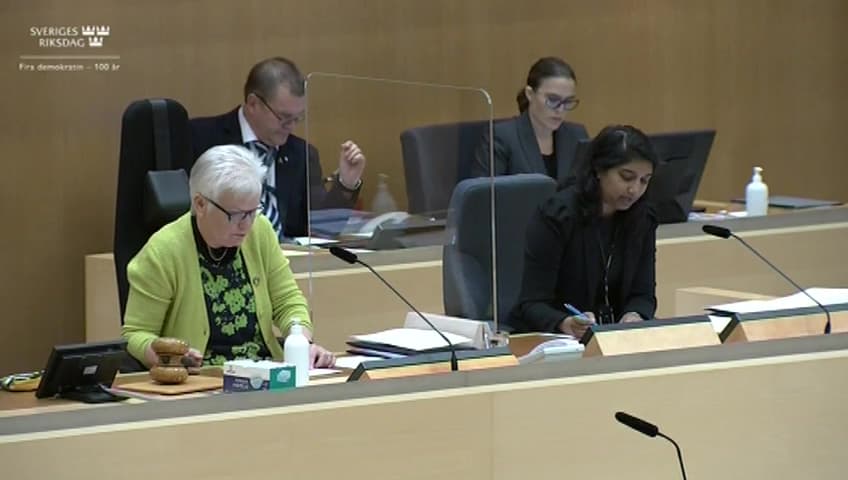 Stillbild från Beslut, Beslut