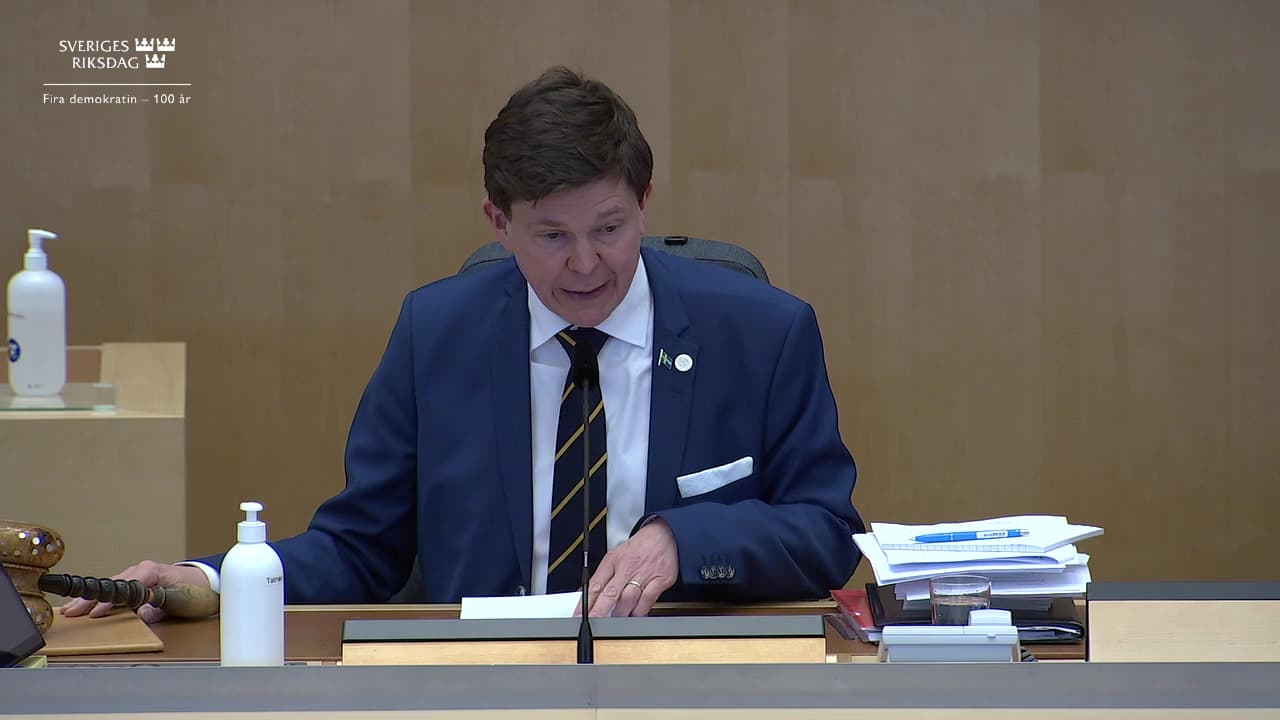 Stillbild från Beslut, Beslut