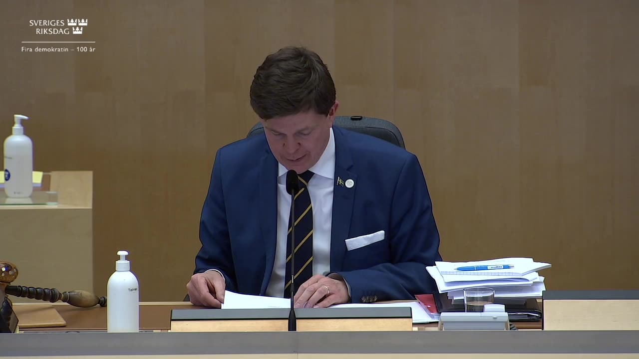 Stillbild från Beslut, Beslut